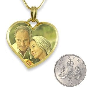 5p Scale Curved Bevelled Medium Heart Colour Photo Pendant