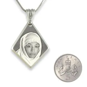 Photo Pendant Jewellery - Bevelled Diamond Drop - Image 3