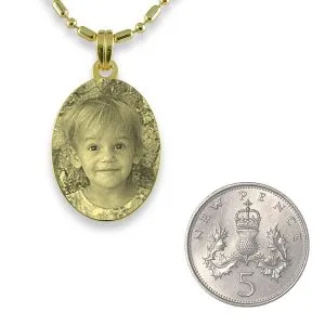 5p Scale of Gold Plated 925 Silver Mini Oval Photo Pendant