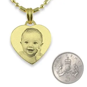 5p Scale of Gold Plated Small Heart Photo Pendant