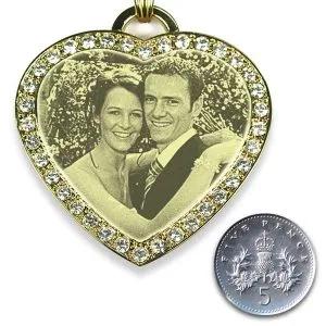 5p Scale Large diamante gold plate heart photo merged pendant