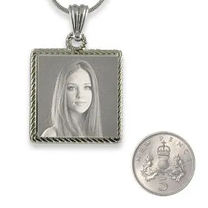5p Scale Stainless Steel Rope Edged Square Photo Pendant