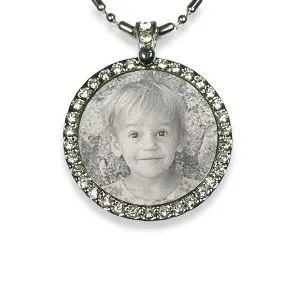 Face of Stainless steel Round Diamante Photo Pendant