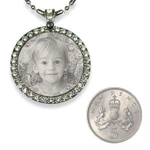 5p Scale Stainless steel Round Diamante Photo Pendant